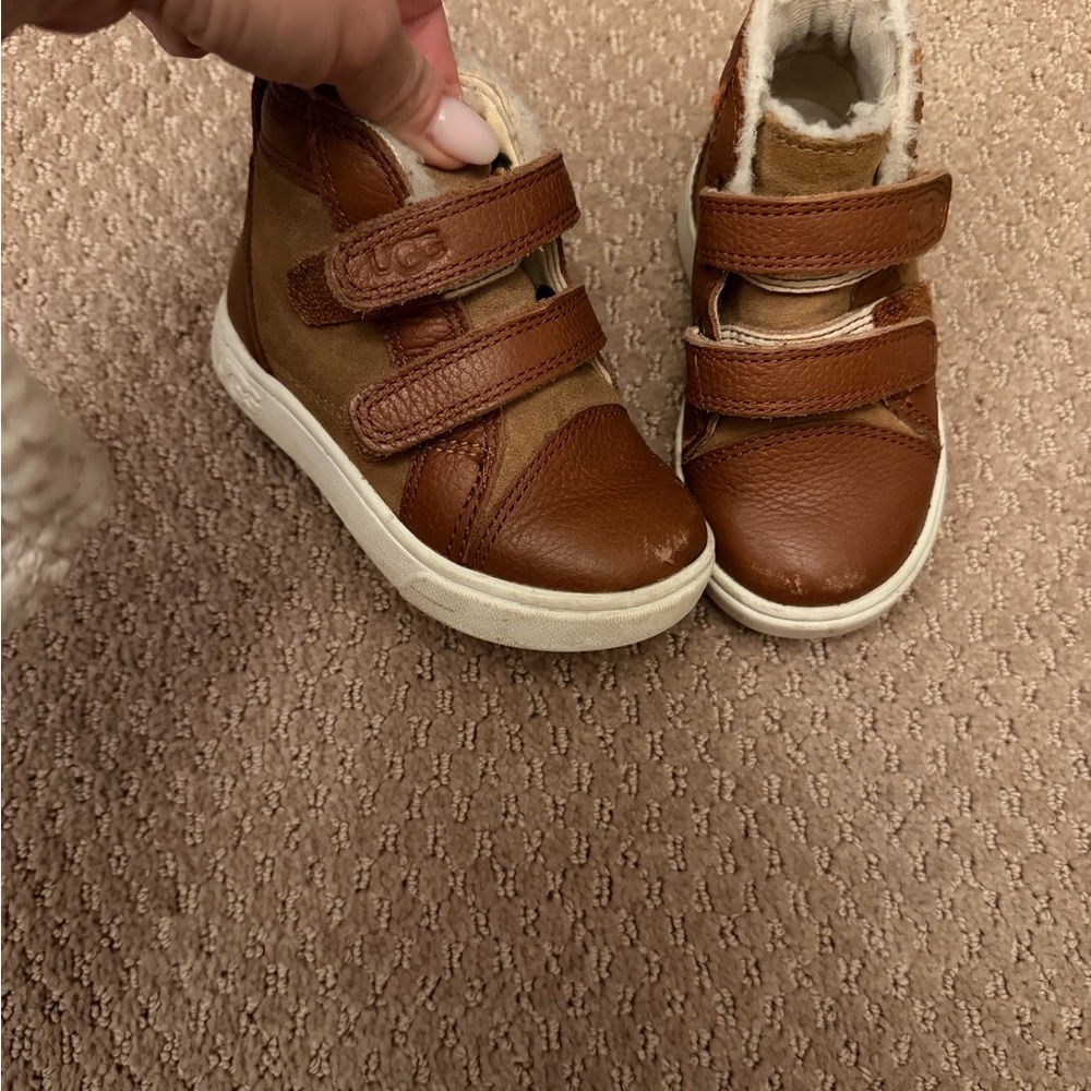 UGG Rennon